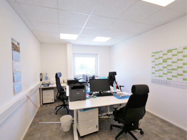 mehrere Arbeitsplätze pro Büro