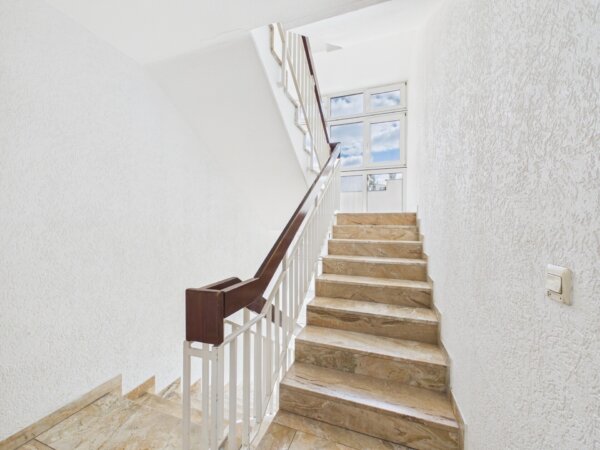 gepflegtes Treppenhaus