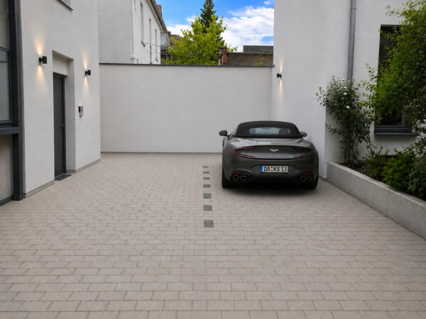 Außenstellplatz im Hof