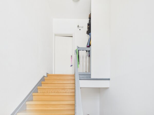 Treppenhaus zur Wohnung in der 2.Etage