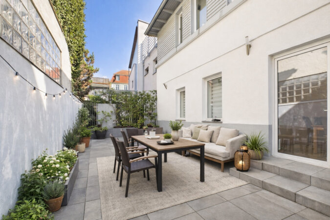 großzügige Terrasse