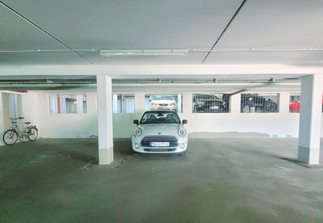 großzügiges Parken in der Tiefgarage