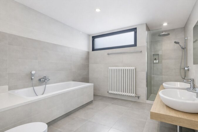 KI möbliertes Bild - modernes Badezimmer