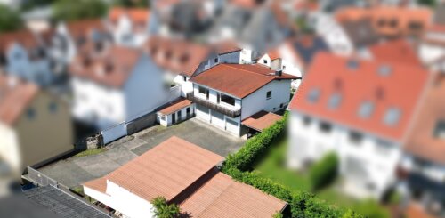 Einfamilienhaus mit Lagerflächen auf ca. 800m² Grundstück in Seeheim-Jugenheim