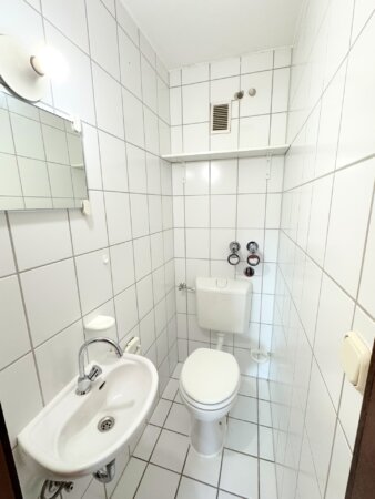 separate Toilette