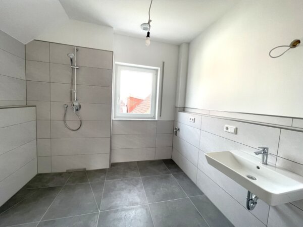 modernes Duschbad OG