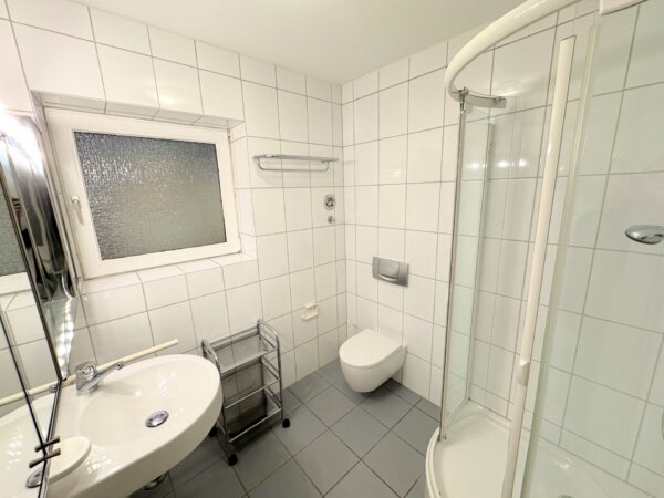 großes Badezimmer