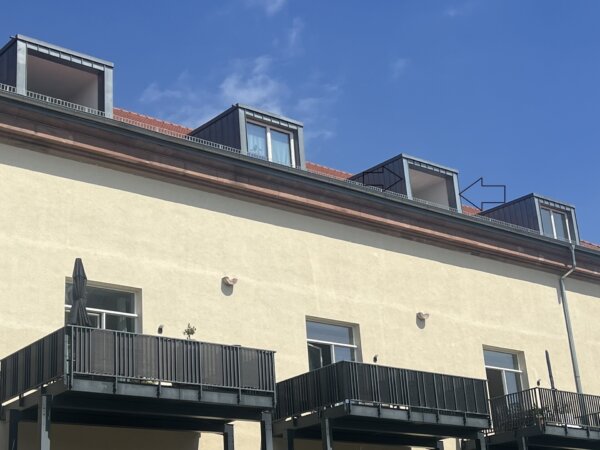 Außenansicht mit Loggia