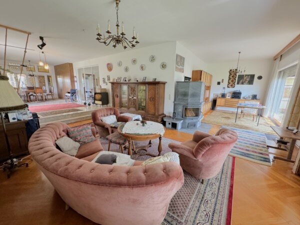 Eckwohnzimmer mit viel Licht