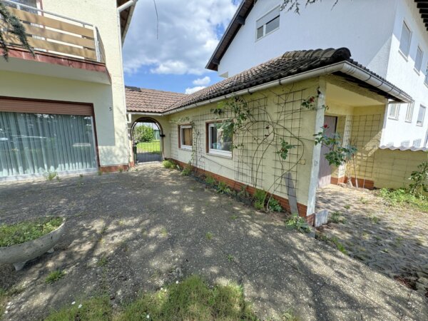 Eingansbereich mit Garage