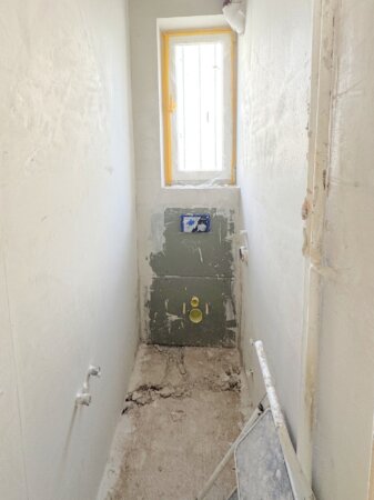 separates WC