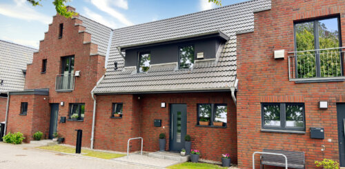 Modern gestaltes und energieeffizientes Reihenhaus im Grünen