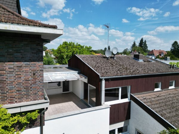 geschützte Dachterrasse