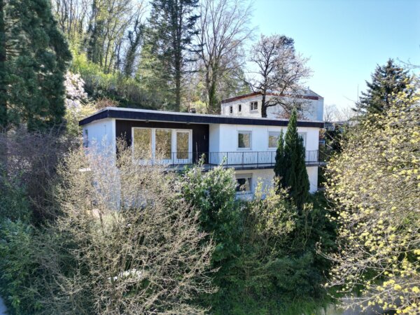 Blick von der Strasse