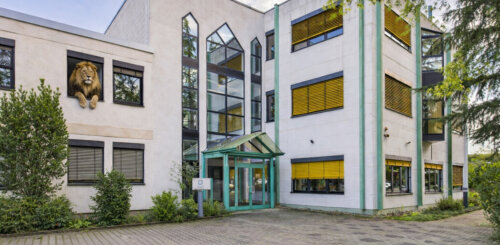 3000 m² Gewerbe + 50 Parkplätze – für Büro, Gesundheit, Produktion, Schulung