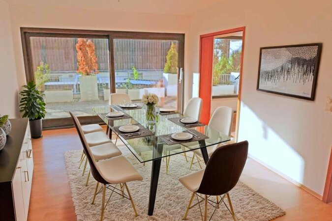 großes Esszimmer