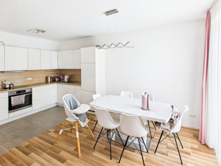 Neuwertige 3-Zimmer-Eigentumswohnung mit Terrasse in der Lincolnsiedlung