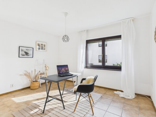 mögliches Arbeits- oder Gästezimmer