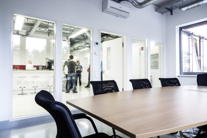 Büro und Labor unter einem Dach