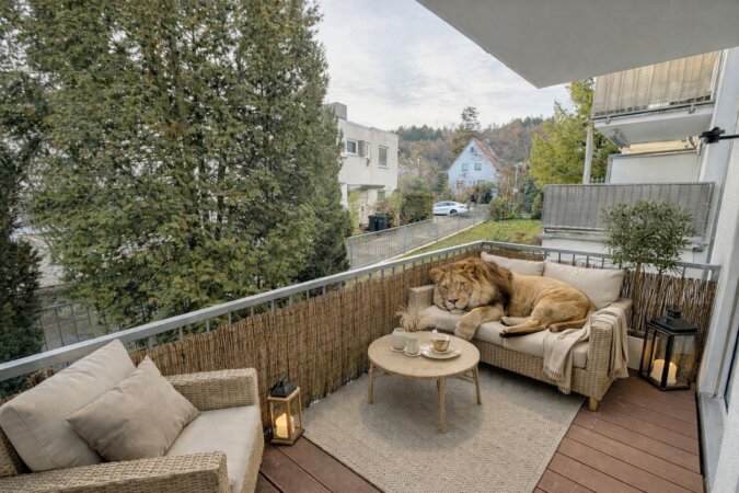 KI möbliertes Bild - großer Balkon