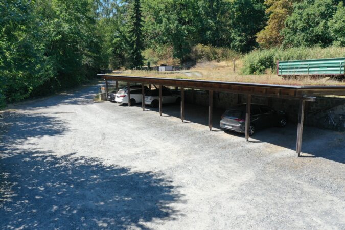 zwei Freistellplätze und ein  Carportstellplatz inklusive