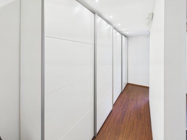 großzügiger Ankleidebereich