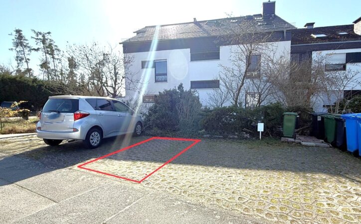 Stellplatz direkt vor dem Haus