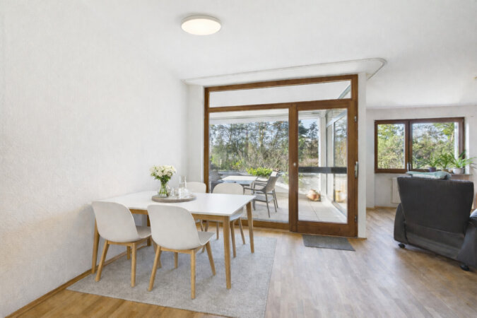 offener Essbereich mit Zugang zur Süd-Loggia