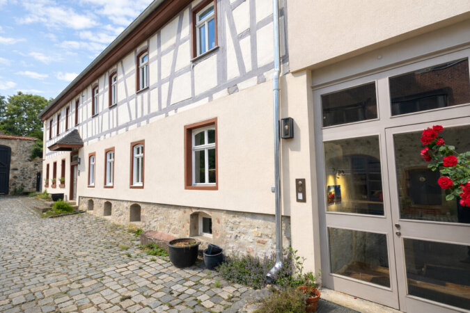 renovierte und gedämmte Denkmalfassade