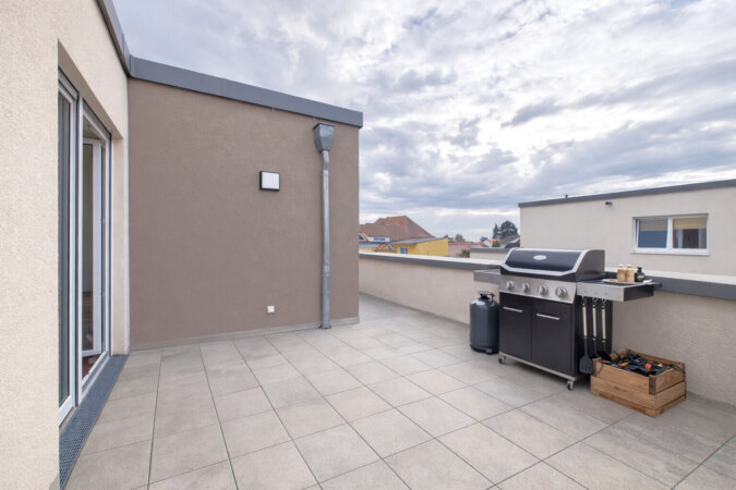 großzügige Dachterrasse 