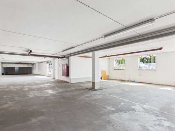 Tiefgaragenstellplatz inklusive