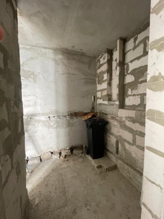 Mittelbau im Rohbauzustand - zukünftiges Bad