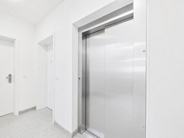 Personenaufzug im Gebäude für maximalen Komfort