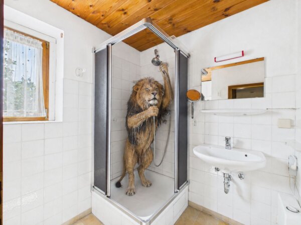 KI verändertes Bild - Badezimmer im EG