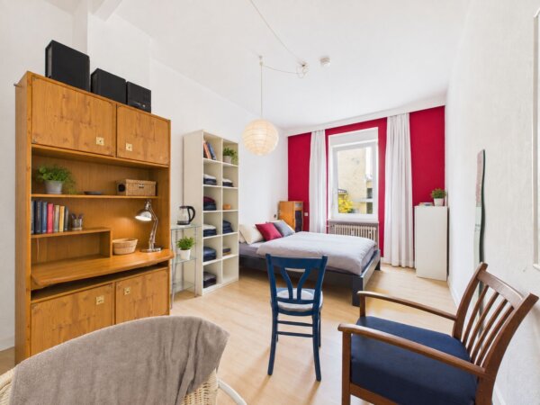 Wohn- oder Schlafzimmer EG