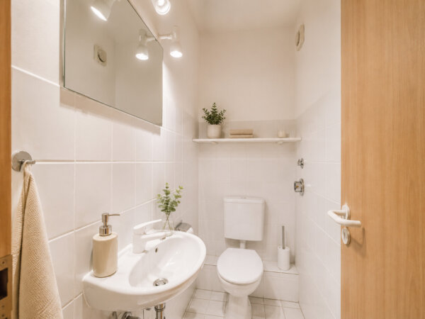 separates Gäste-WC für maximalen Komfort