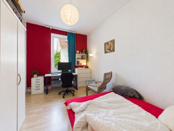 helles Schlafzimmer EG